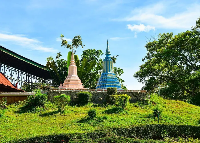 Dara Express By Angkor Gardens 2*
