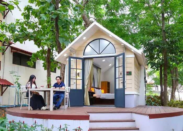 Dara Express By Angkor Gardens 2*